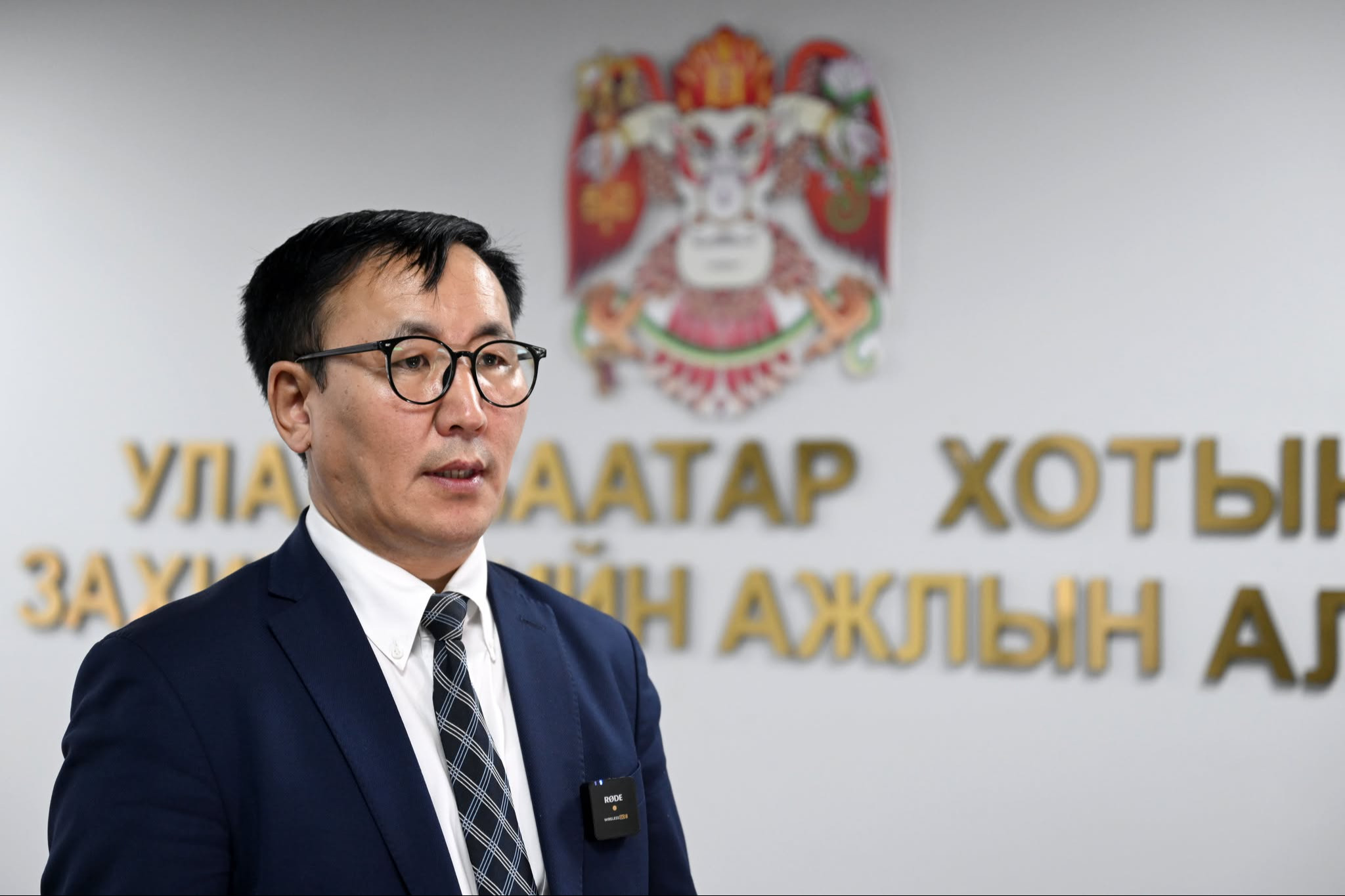 Чингэлтэй дүүргийн 9, 10 дугаар хороонд байрлах 8 цэг дээр 14 албан хаагч 5 сарын хугацаанд угаарын хийн эрсдэлээс урьдчилан сэргийлэх, сайжруулсан шахмал түлш болон түүхий нүүрсний хэрэглээнд хяналт тавин ажиллалаа.